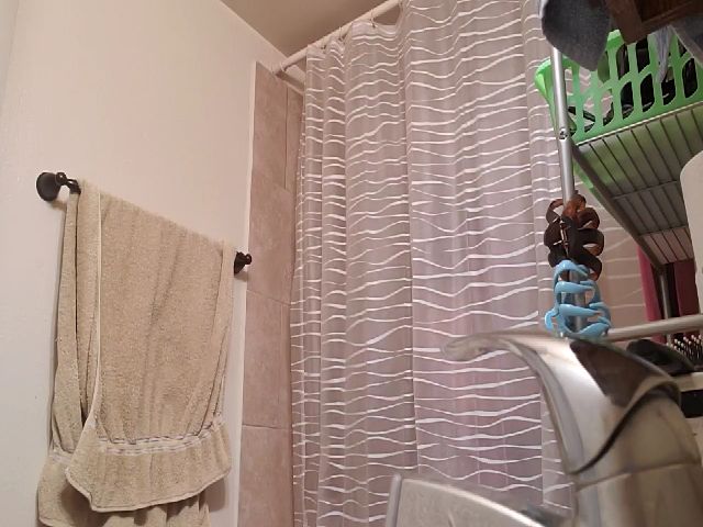 Live sex webcam photo for MckenzieYoung #272856920