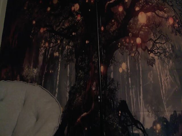 Live sex webcam photo for MckenzieYoung #273071218