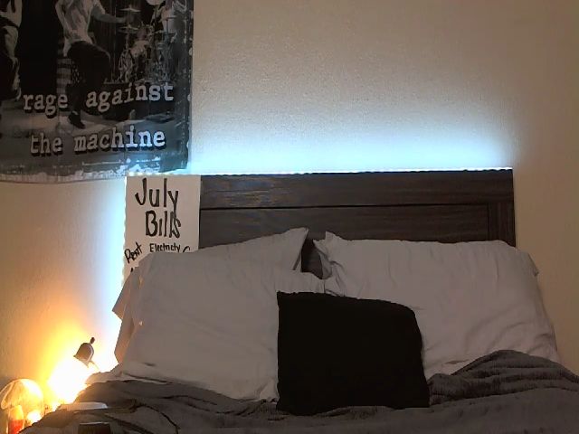 Live sex webcam photo for MckenzieYoung #273961744