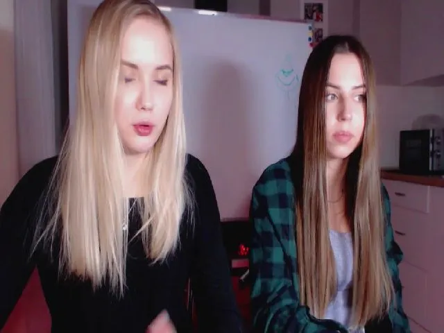 Live sex webcam photo for Meaw96 #272073494