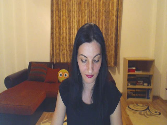 Live sex webcam photo for MeganGlow #273452967