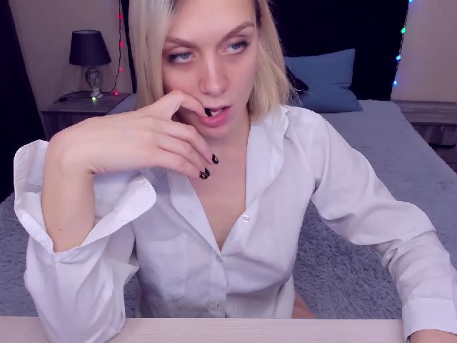 Live sex webcam photo for MeganKind #271782814