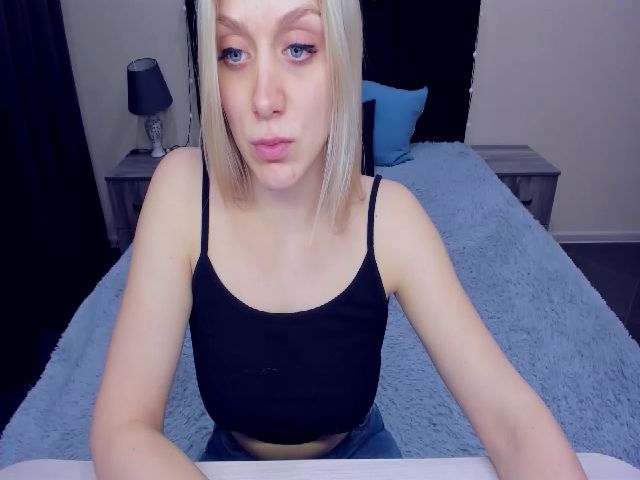 Live sex webcam photo for MeganKind #272079801