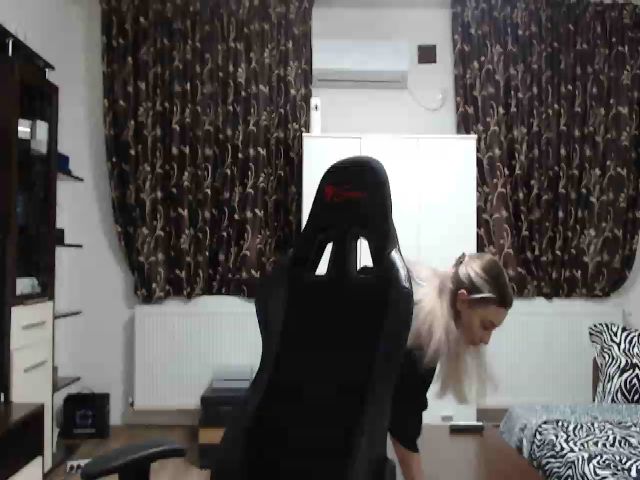 Live sex webcam photo for MeganTayllor #272050012