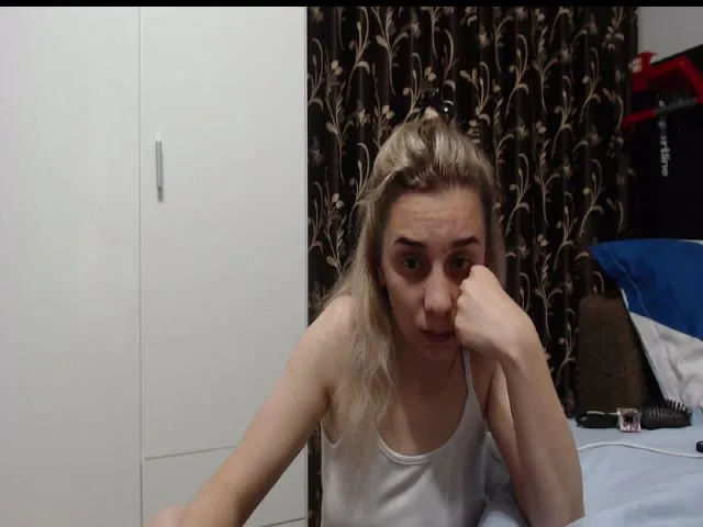 Live sex webcam photo for MeganTayllor #273519361