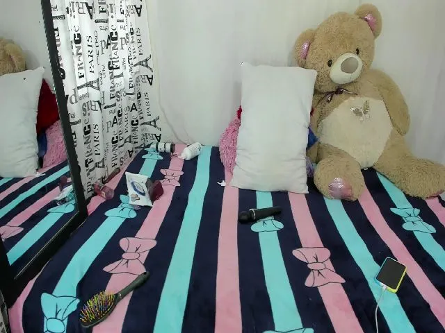 Live sex webcam photo for Megan_fox96 #271739518