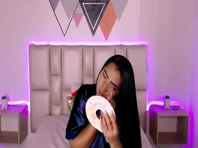 Live sex webcam photo for Megan_rauw #272105385