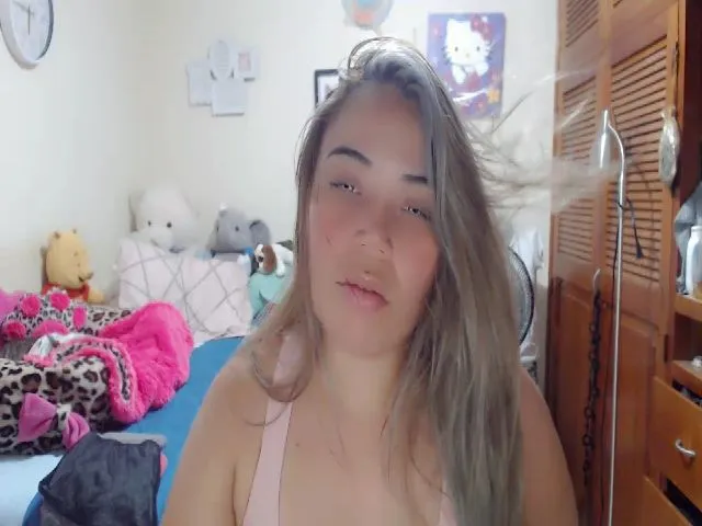 Live sex webcam photo for Meganhill_ #272138496