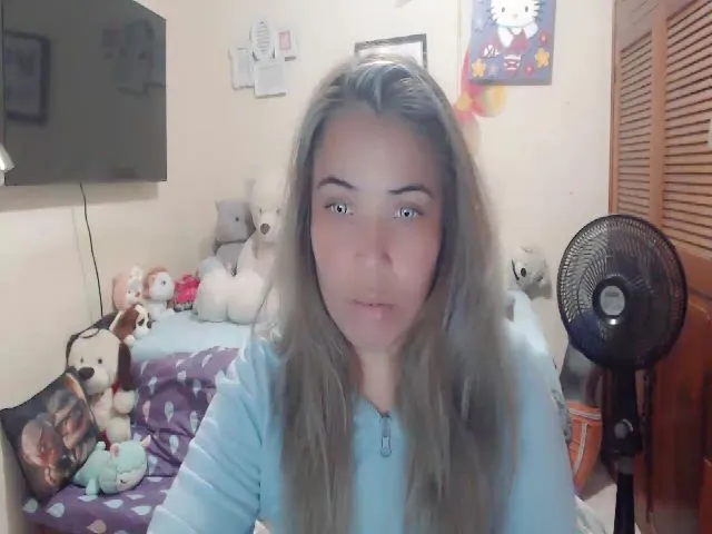 Live sex webcam photo for Meganhill_ #272528908