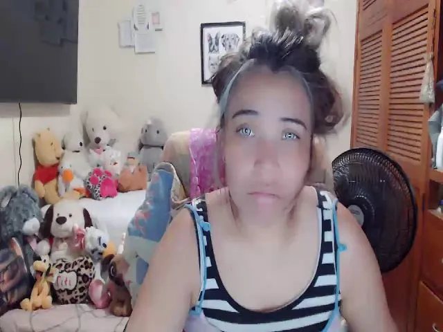 Live sex webcam photo for Meganhill_ #272773237