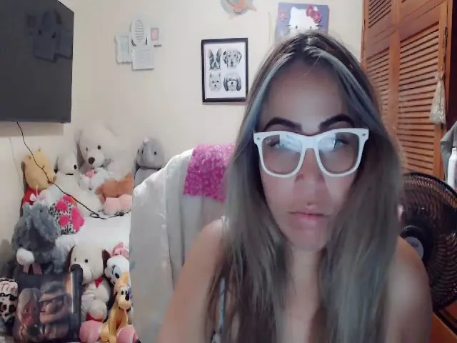 Live sex webcam photo for Meganhill_ #272813248