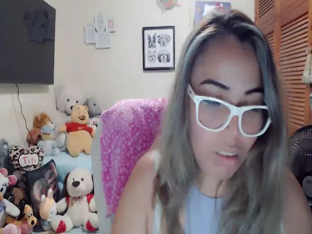 Live sex webcam photo for Meganhill_ #272868017