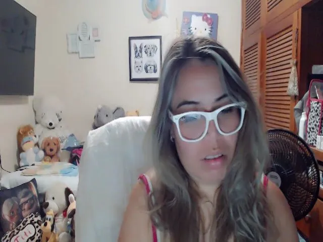 Live sex webcam photo for Meganhill_ #272921817