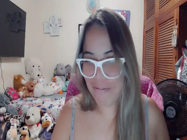 Live sex webcam photo for Meganhill_ #273043523