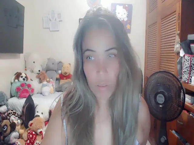 Live sex webcam photo for Meganhill_ #273134464