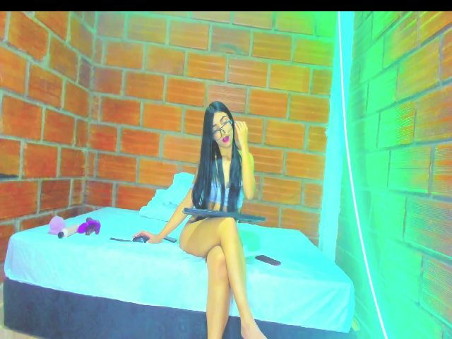 Live sex webcam photo for Meganmoore_ #273792334