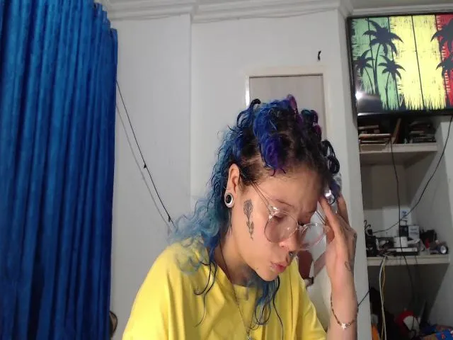 Live sex webcam photo for Meillyn #273925503