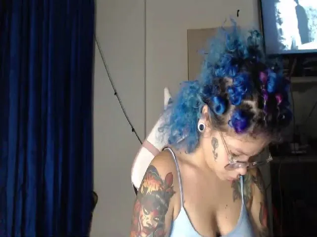 Live sex webcam photo for Meillyn #273936878