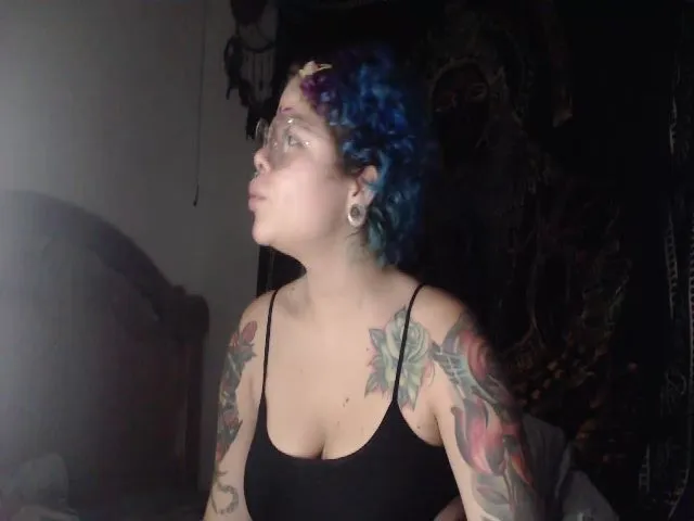 Live sex webcam photo for Meillyn #273984219