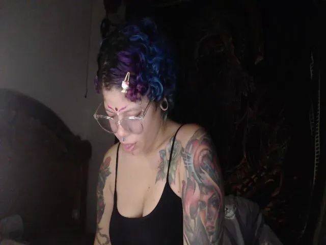 Live sex webcam photo for Meillyn #273984334