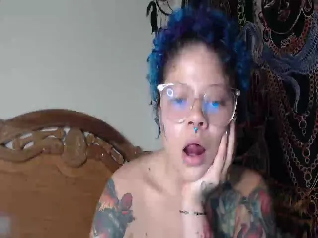 Live sex webcam photo for Meillyn #274038429