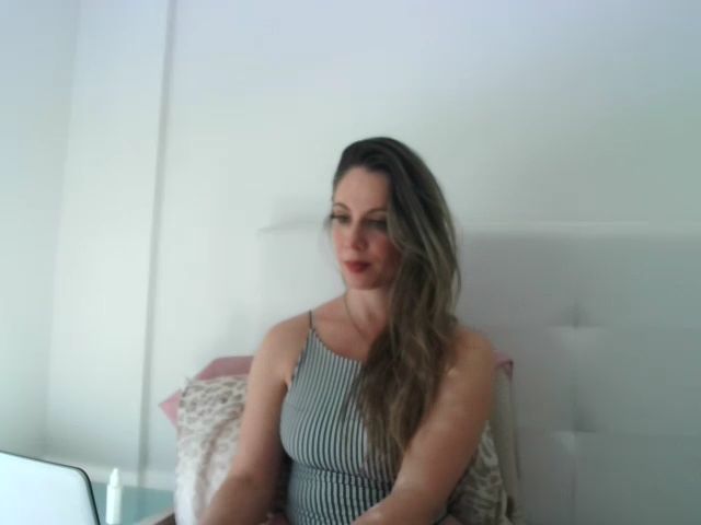 Live sex webcam photo for Mel309 #273878048