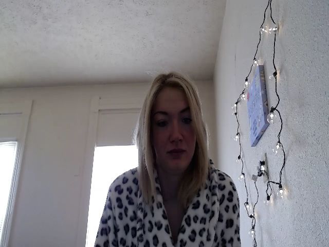 Live sex webcam photo for MelanieRose21 #272896040