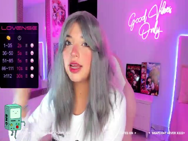 Live sex webcam photo for Melaniemiler #271925496