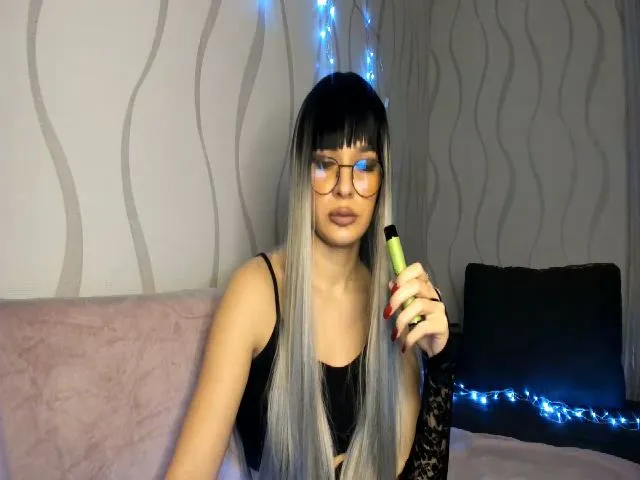 Live sex webcam photo for MelanyGreyme #272377187