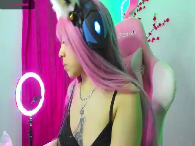 Live sex webcam photo for MelodyRinaldi #273392294