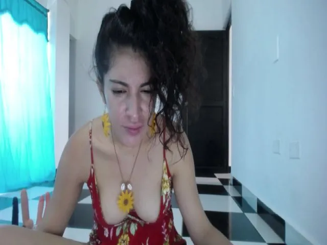 Live sex webcam photo for Melody_latin #272217616
