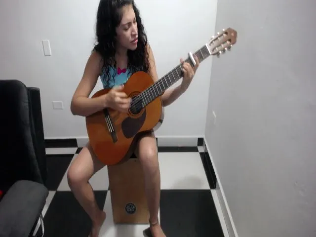 Live sex webcam photo for Melody_latin #272289080