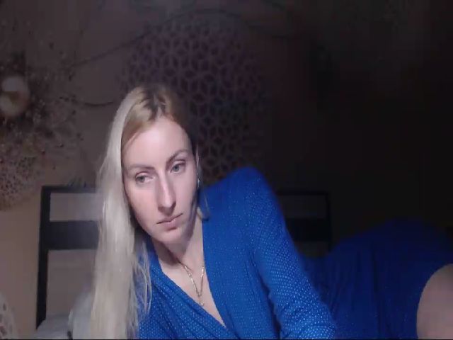 Live sex webcam photo for MeltingJulia #274168905