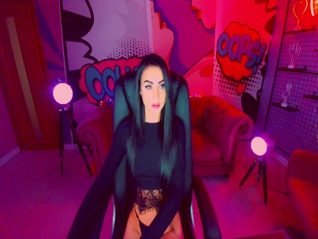 Live sex webcam photo for MeowRebeka #271985353