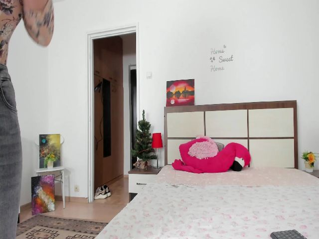 Live sex webcam photo for Meriemm #272967860