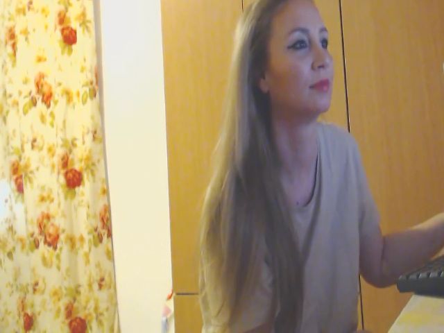 Live sex webcam photo for Merlyn4u #272863063