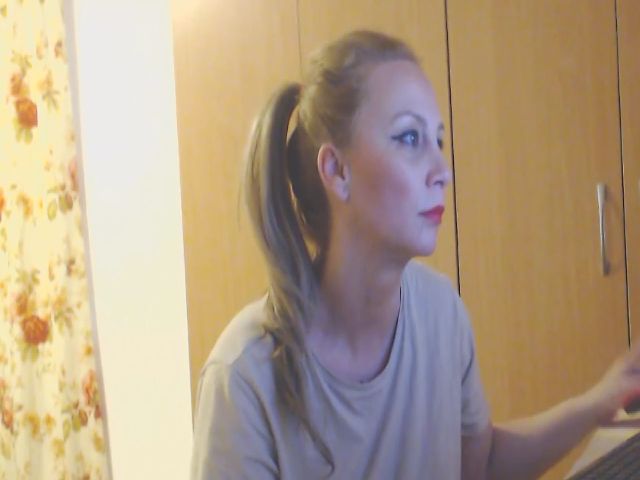 Live sex webcam photo for Merlyn4u #273149155