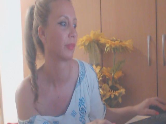 Live sex webcam photo for Merlyn4u #273794517