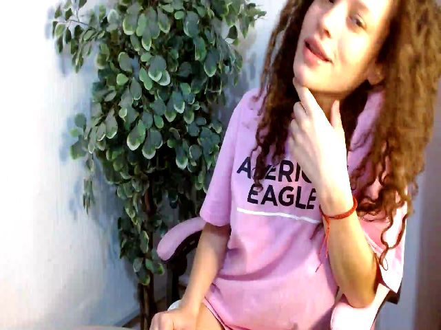 Live sex webcam photo for Mermaid_A #272611970