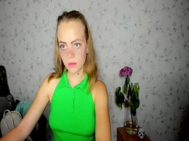 Live sex webcam photo for MerrmaidAriel #274290310