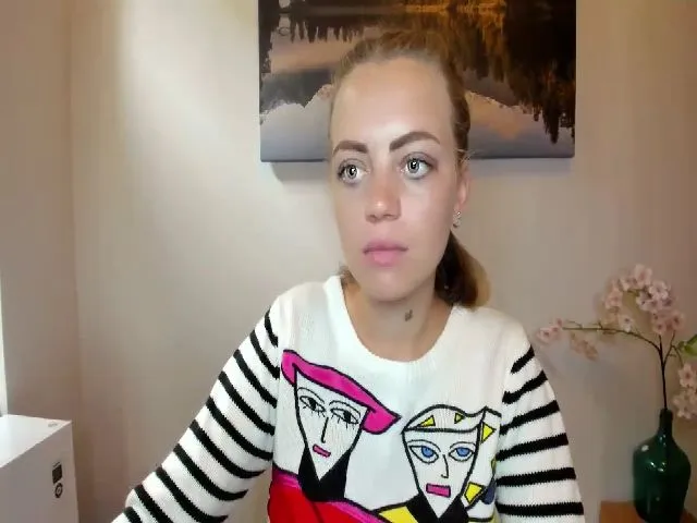 Live sex webcam photo for MerrmaidAriel #274373035