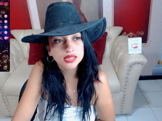 Live sex webcam photo for Messy_Mommy4u #273365204
