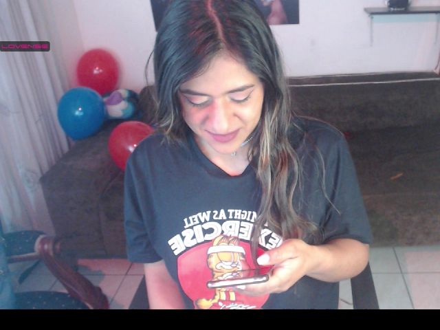 Live sex webcam photo for Mia9377 #273967547