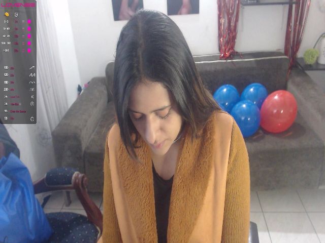 Live sex webcam photo for Mia9377 #273978693