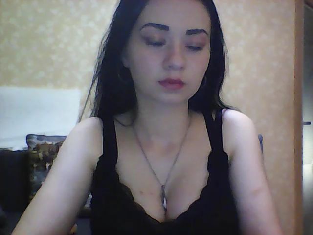 Live sex webcam photo for MiaBoginya #273983775