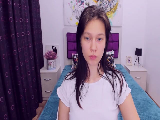 Live sex webcam photo for MiaBrave #272863067