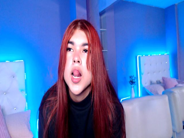 Live sex webcam photo for MiaBrookee #272330556