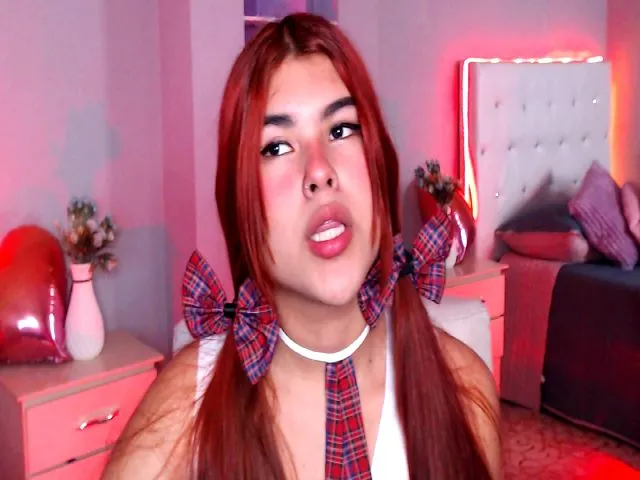 Live sex webcam photo for MiaBrookee #272588673