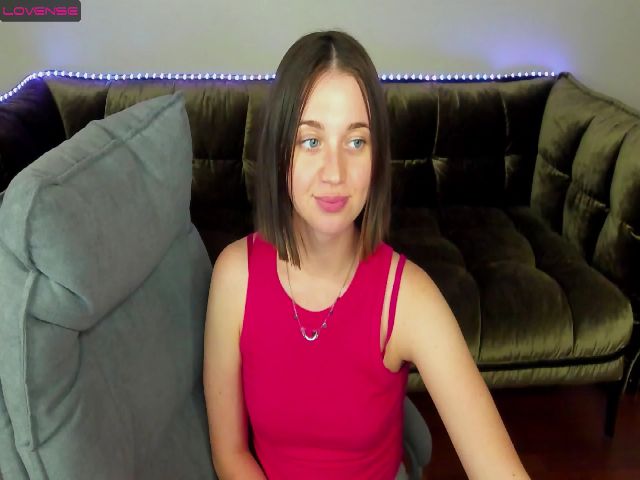 Live sex webcam photo for MiaJina #274579373