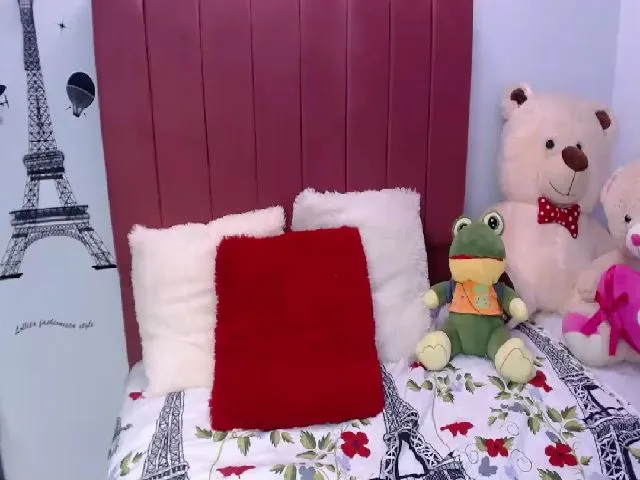 Live sex webcam photo for MiaLorentHott #273927632